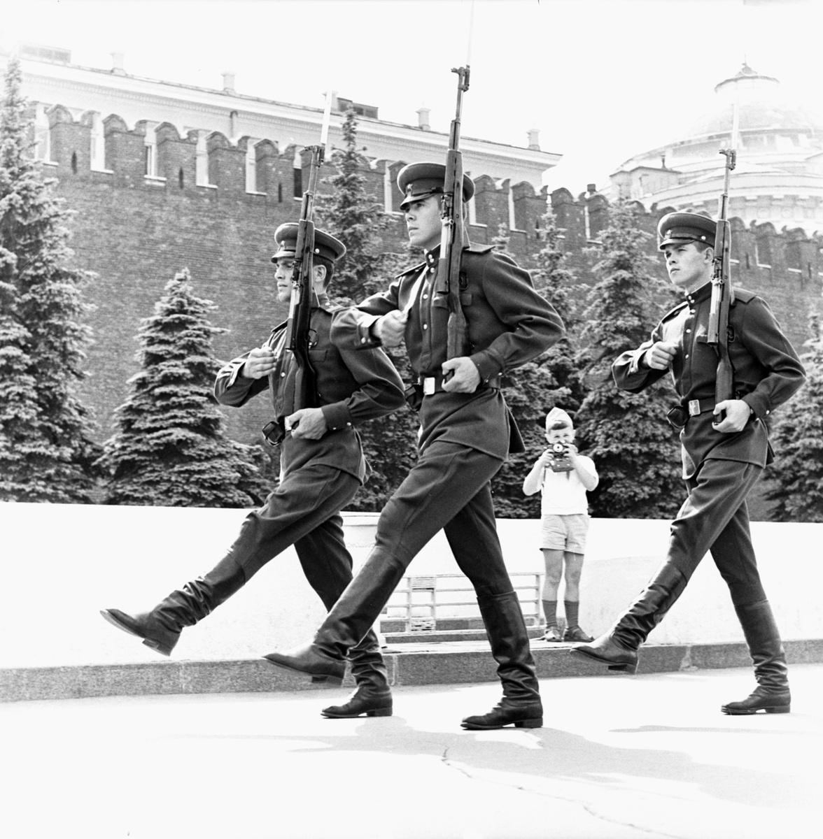    С 1935 года охрану Кремля стали вести войска Батальона особого назначения, а через год, 8 апреля 1936 года, батальон был реорганизован в Полк специального назначения / РИА Новости / Лев Иванов