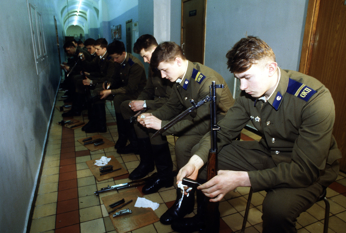    В годы Великой Отечественной войны полк отвечал за охрану Кремля, где находились Государственный комитет обороны и штаб Верховного главнокомандования. Группы снайперов полка также действовали на фронтах и уничтожили более 1,2 тыс. противников / РИА Новости / Олег Ласточкин