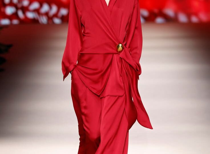 Женщина в красном. Искусство быть яркой.