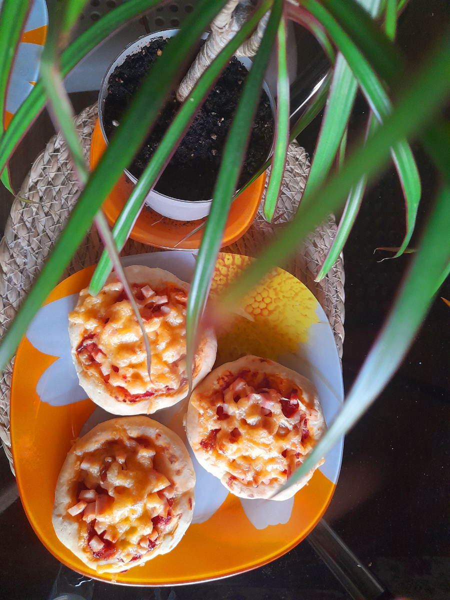 Маленькие пиццы-солнышки