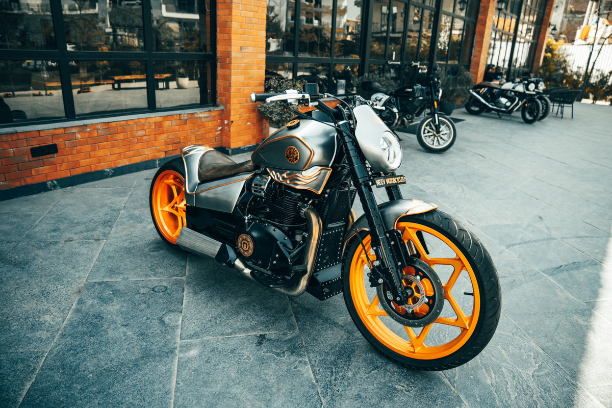 Royal Enfield Super Meteor 650