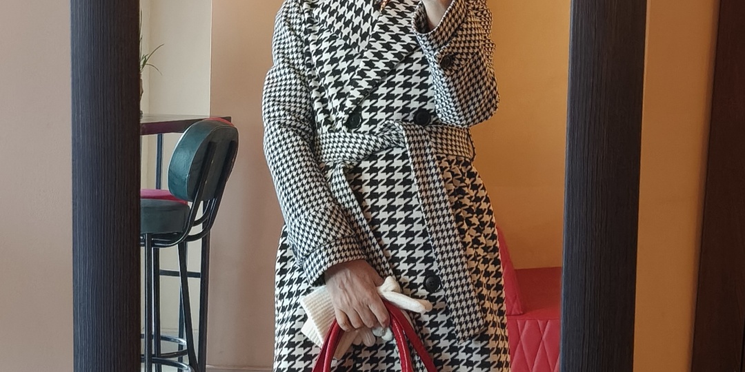 Была у нотариуса и узнала про льготы инвалидам. Белое пальто и просто поболтаем