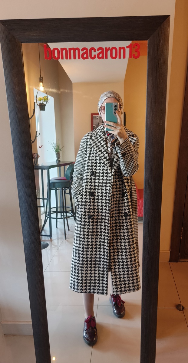 Белое пальто или чёрное?