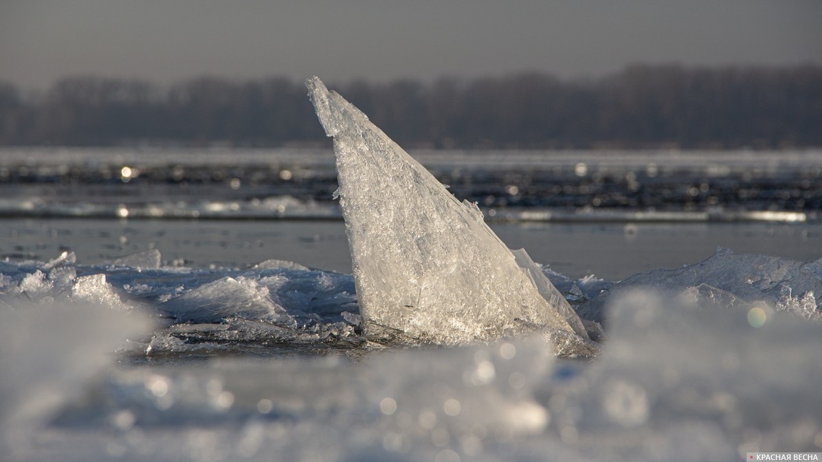     Лед на реке   
Павел Редин © ИА Красная Весна