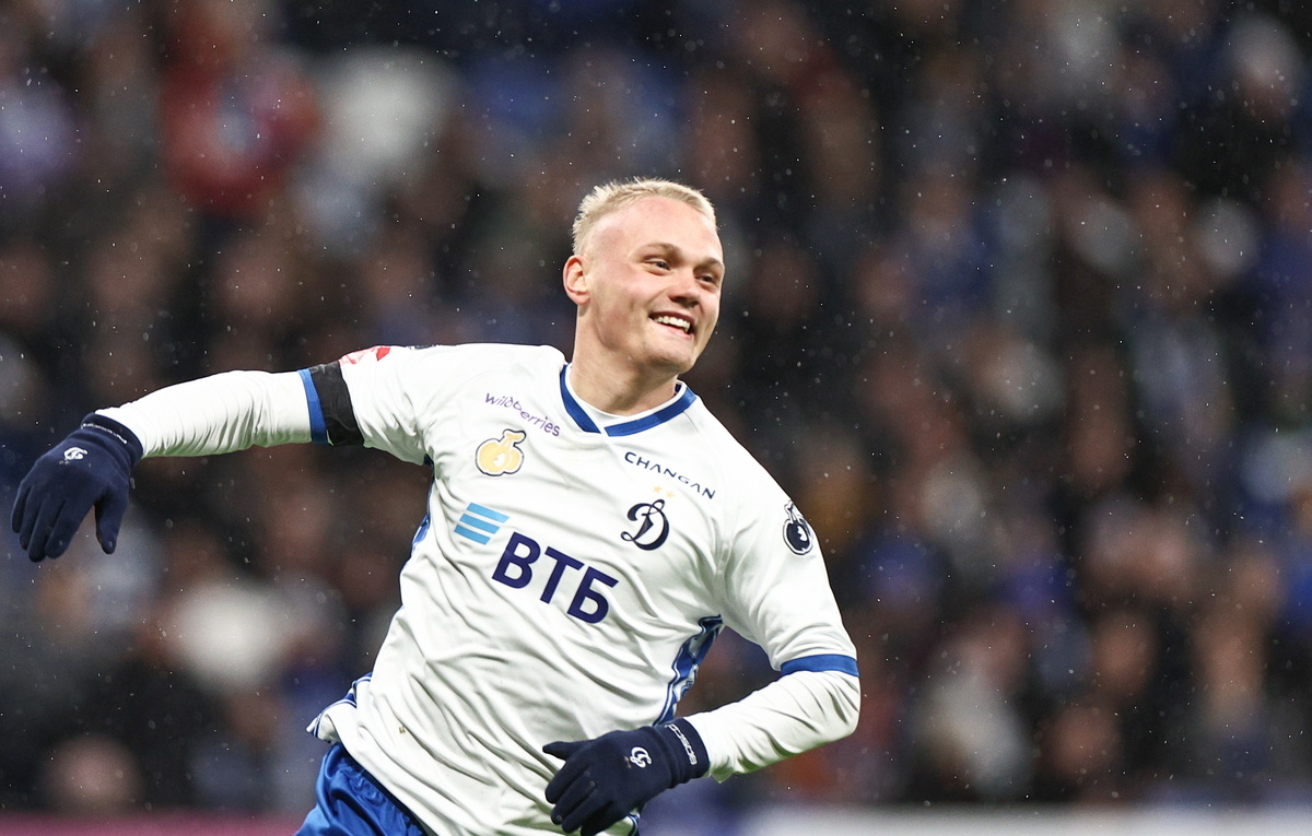    Нападающий футбольного клуба "Динамо" Константин Тюкавин  Софья Сандурская/ТАСС