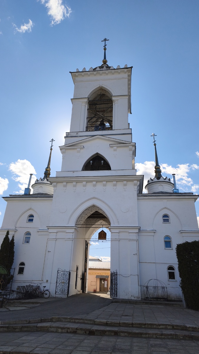 Колокольня Богоявленского монастыря