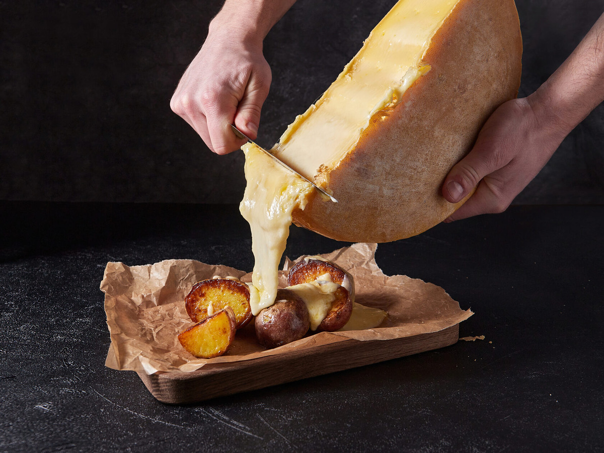 Горячий расплавленный раклет