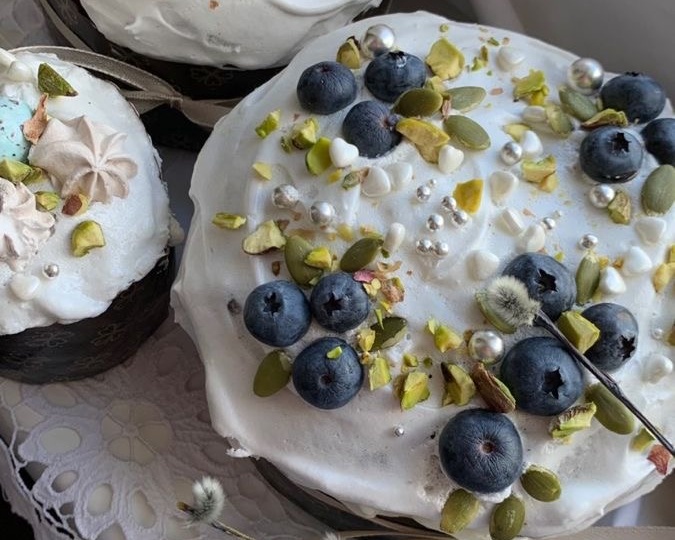 В день можно есть не более 300 граммов кулича, а с начинкой всего 30 граммов.