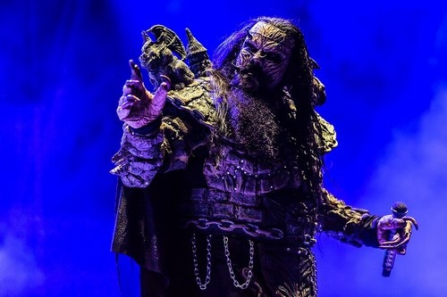 Вокалист рок - группы Lordi, Томи Путаансуу, уверен, что музыкальный коллектив одержал победу на "Евровидении" в 2006 году вопреки всем обстоятельствам