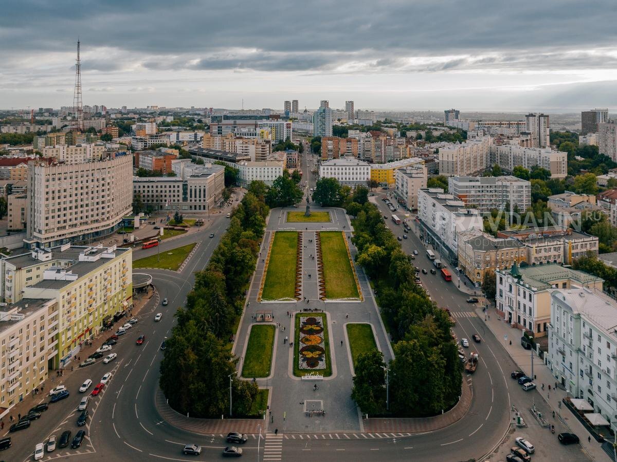    Современная площадь Горького