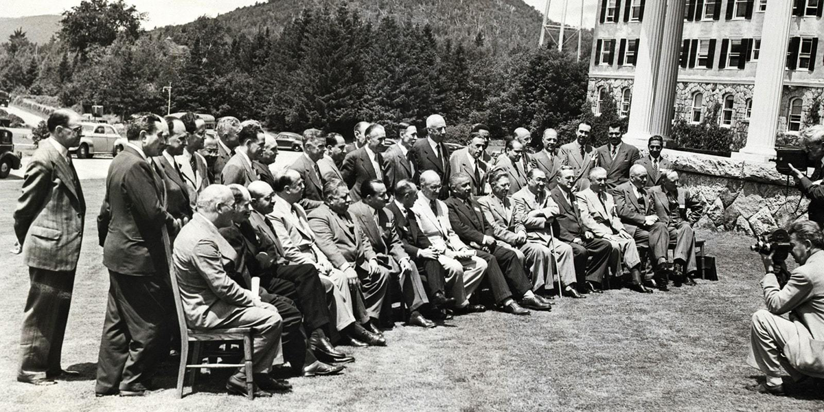 Общее фото на Бреттон-Вудской конференции