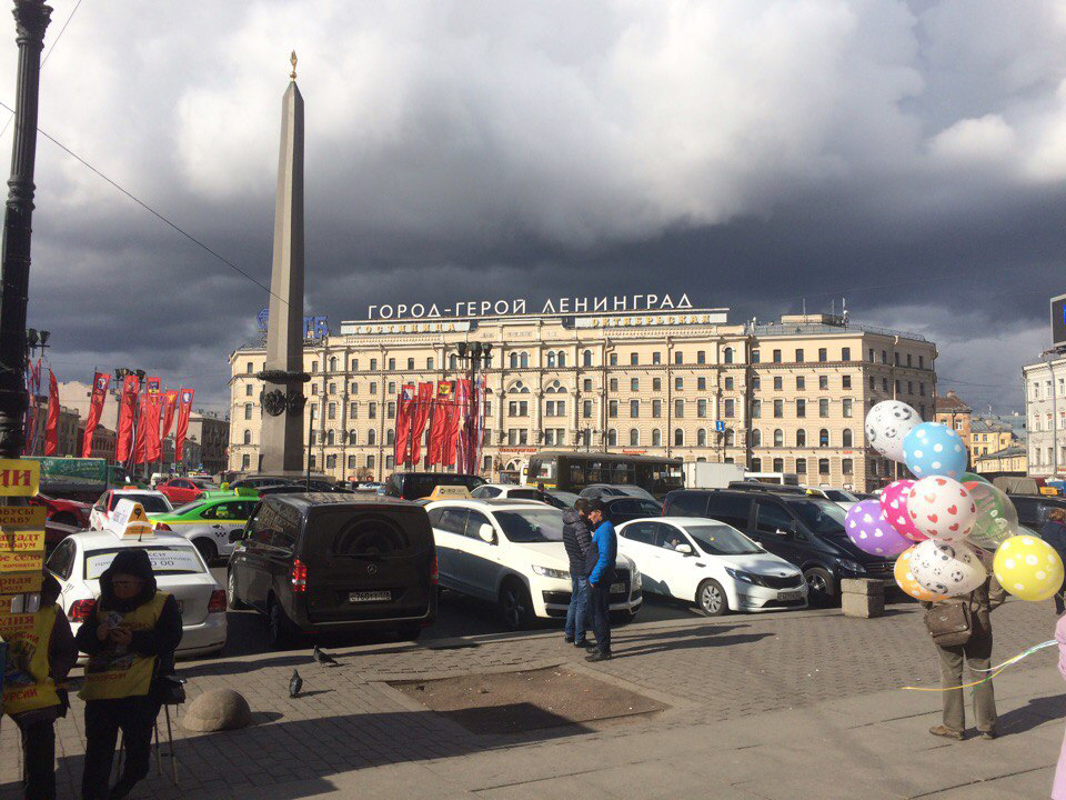 При выходе с Московского вокзала