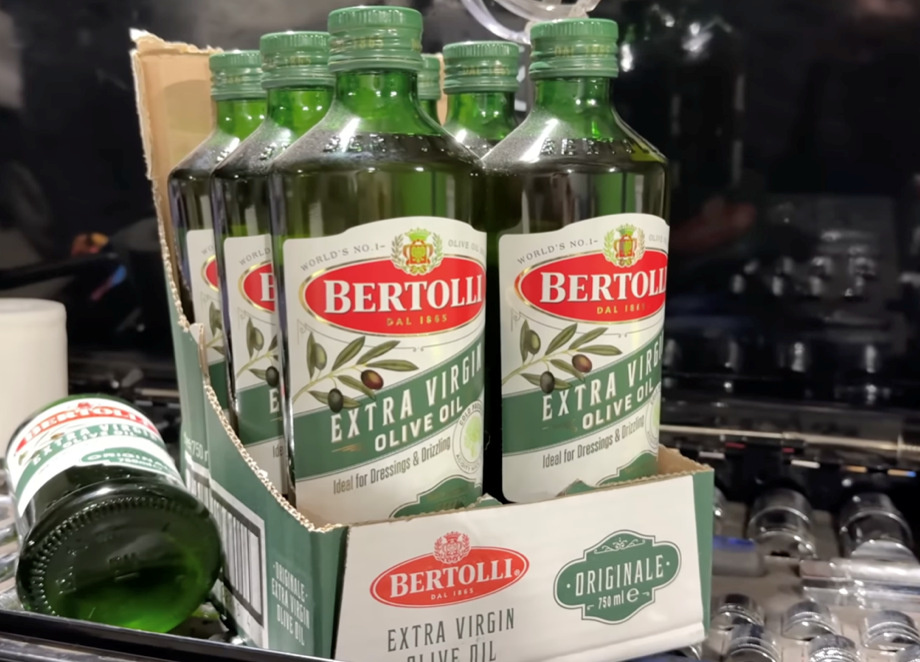 Промывку осуществляли непосредственно испытуемым смазочным материалом – оливковым маслом неизвестного в РФ производителя.