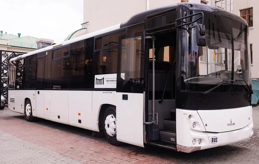 Бурятский театр оперы и балета передал автобус на СВО