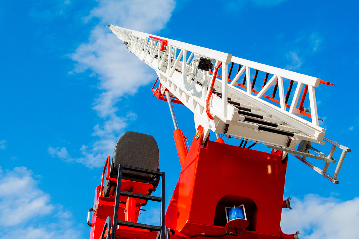 Автолестница пожарная АЛ-30 на шасси УРАЛ от Мега Драйв