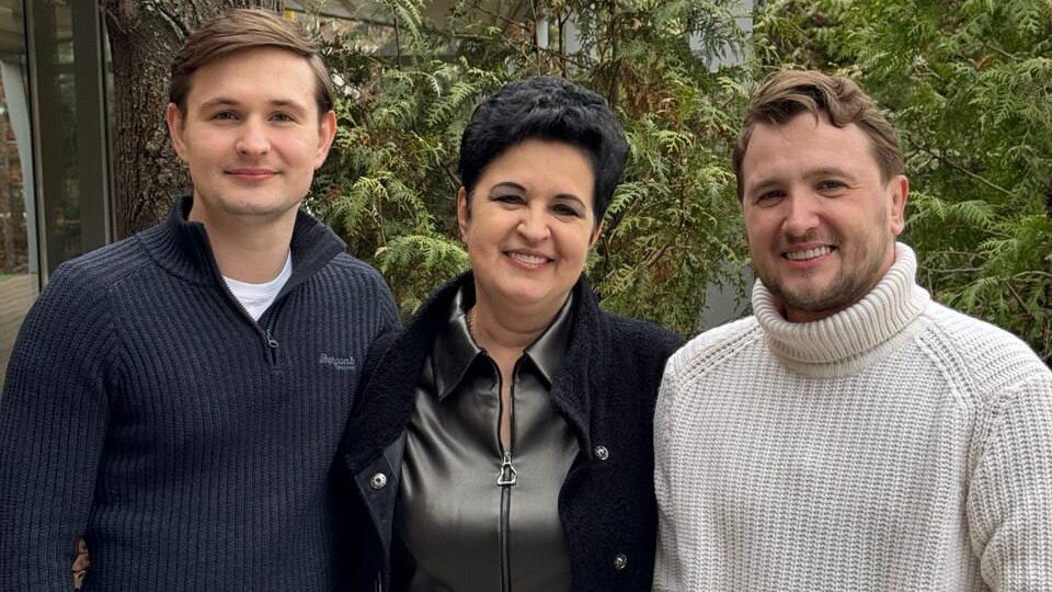 Как приятно когда дети приезжают поздравить с днём рождения! Самое главное для любой мамы, ощущать заботу и внимание