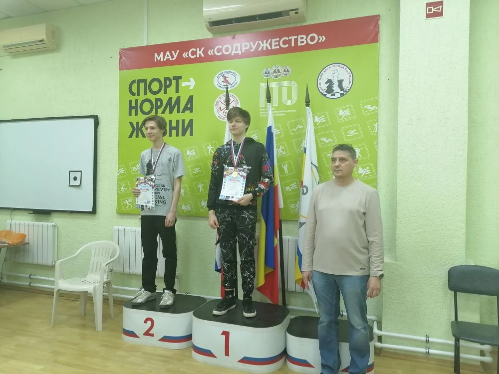    На вершине пьедестала Даниил Антипов. Придонье Газета