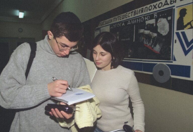    Иллюстрация к материалу: Невролог: ведение дневников — лучшая тренировка для мозга ребенка