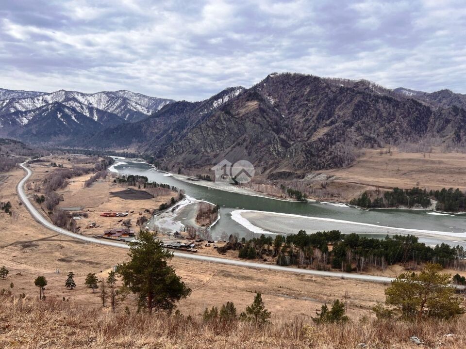    Турбаза находится в селе Чемал. Источник: cian.ru