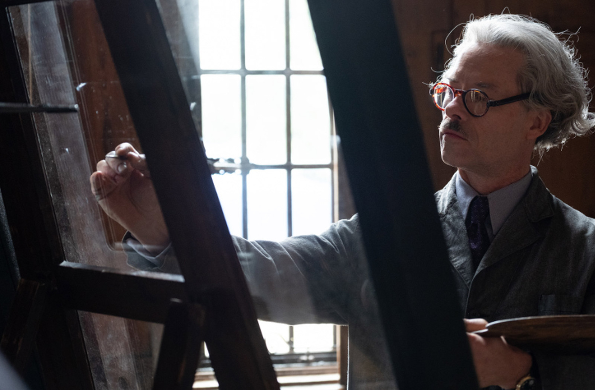 Кадр их фильма «Последний Вермеер» (англ. The Last Vermeer) 2019 — художественный фильм режиссёра Дэна Фридкина, по сценарию Джона Орлоффа