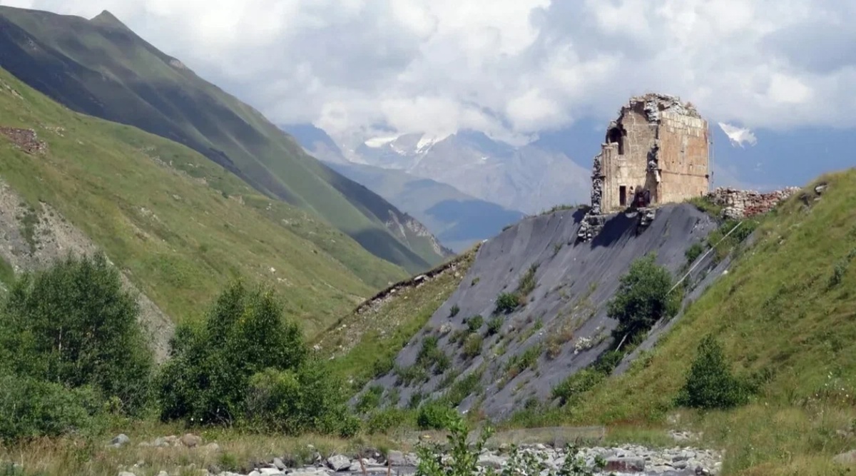 Зругский храм Успения Пресвятой Богородицы (осет. Хозиты Майрæм, Зруджы Майрæм) — храм в Северной Осетии, один из самых древних христианских памятников на территории России. 