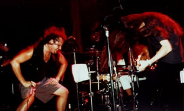 Die Krupps на концерте в 1995 году. Фото из открытых источников.