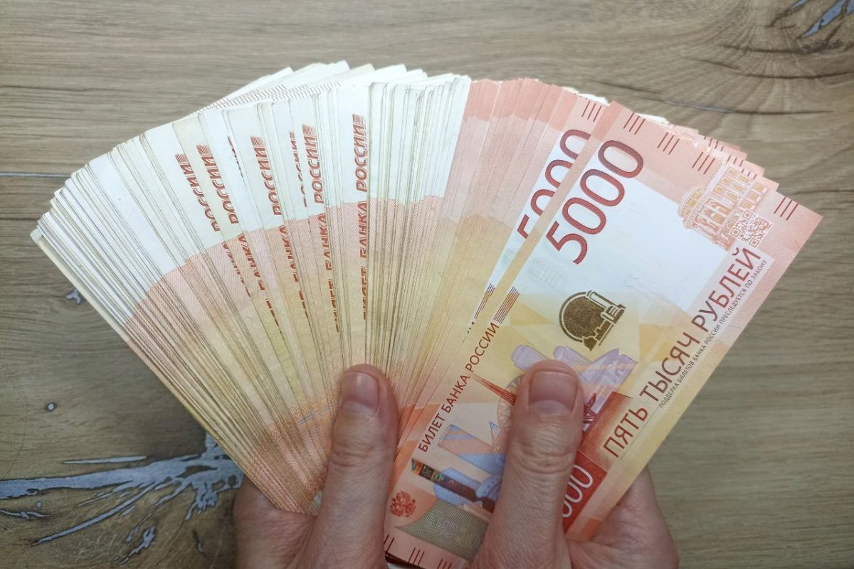    Для накопления следует откладывать 5–10% от зарплаты