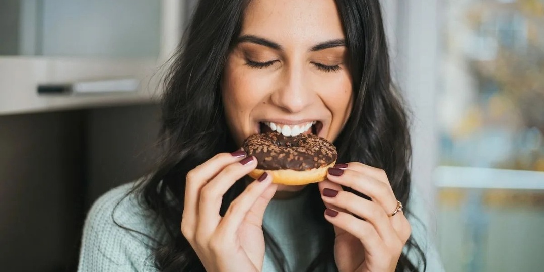 Как есть сладкое и не толстеть: 5 работающих правил от диетологов