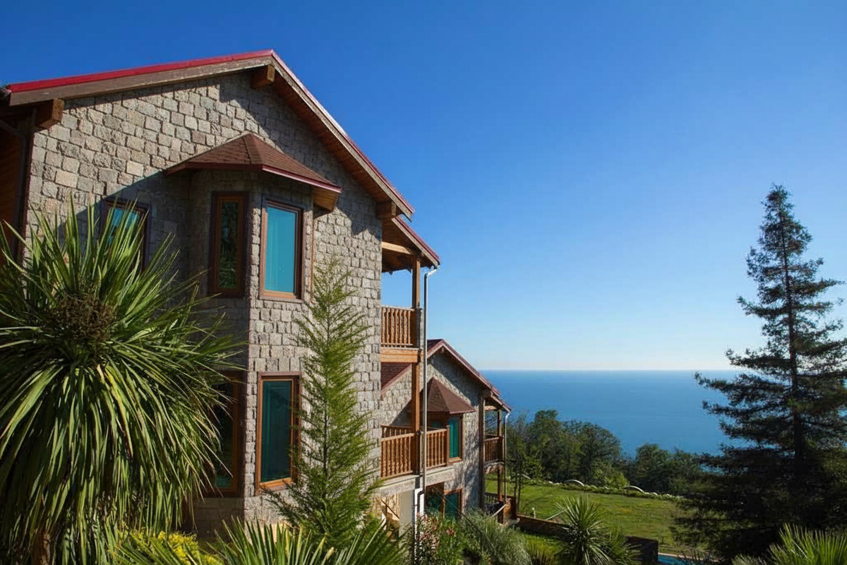 Дом на берегу моря в Сочи