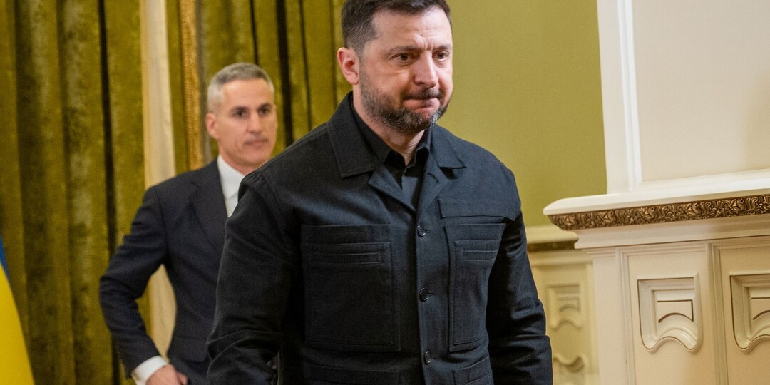 Зеленский попросил РФ о прекращении огня на фоне перемирия США и Ирана