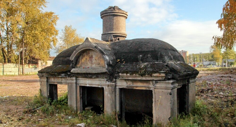 Куда делись старые кладбища городов — и что теперь на их месте