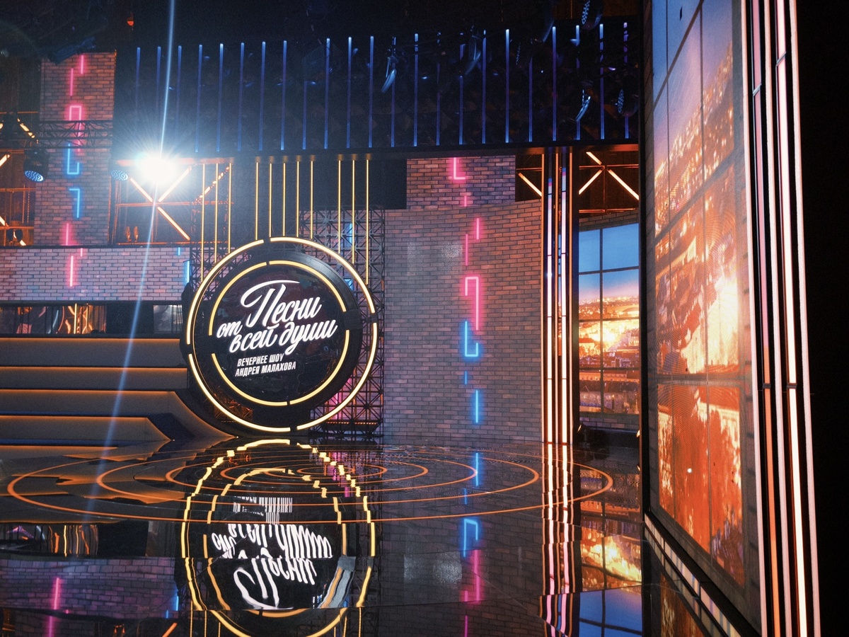    Педагог из Олонца приняла участие в шоу Андрея Малахова «Песни от всей души»© Серафима Новикова