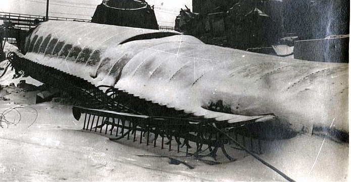 декабрь 1941 года. Подорванная немецкая бронемашина в п. Косая Гора.