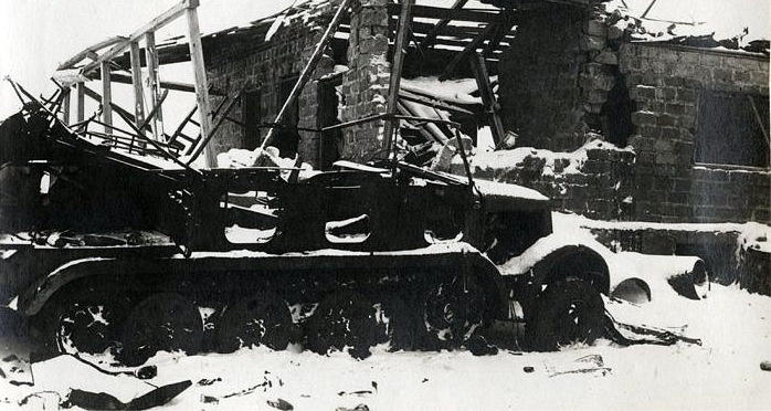 декабрь 1941 года. Подорванная немецкая бронемашина в п. Косая Гора.