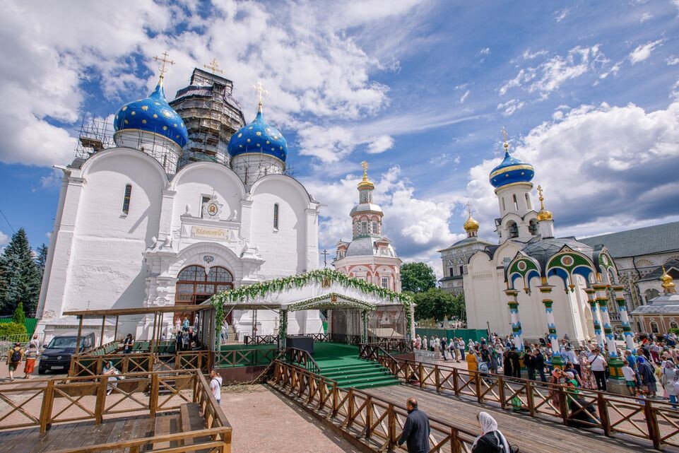     Троице-Сергиева лавра в городе Сергиев Посад / Медиасток.рф