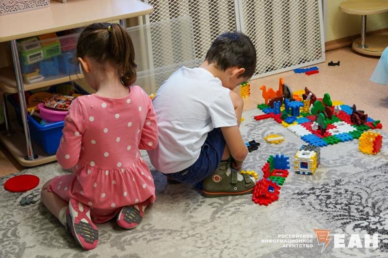    ЕАН. Дети игровой комнате