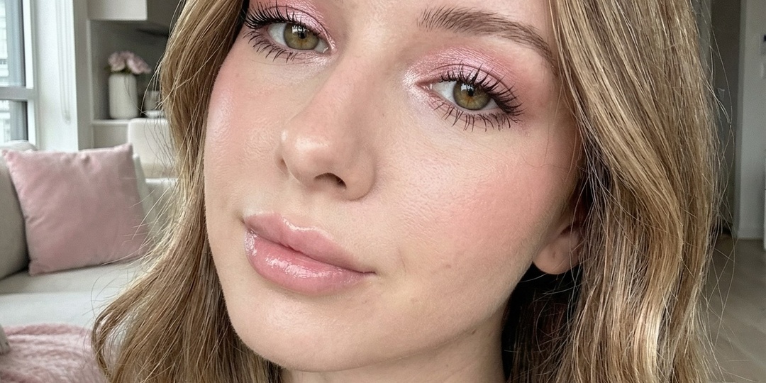 Почему розовый макияж часто хочется попробовать, но страшно, что он будет смотреться “болезненно”