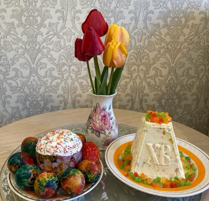 Основные блюда пасхального стола. Фото Е.Копаненко