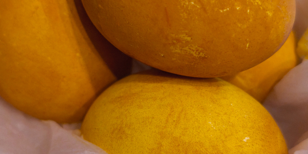 11 натуральных красителей для яиц: от луковой шелухи до шпината 🥚🎨