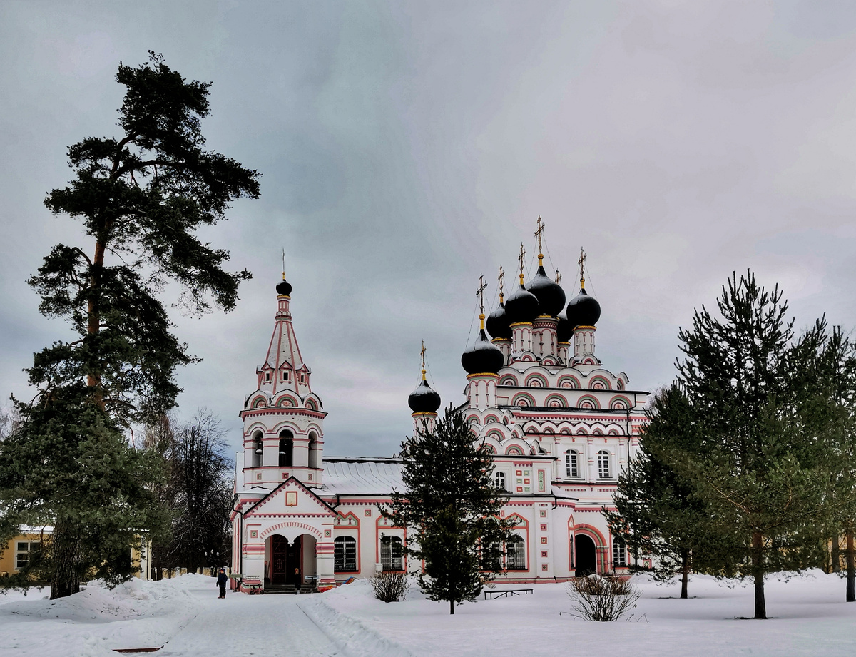Акатово, Троицкий Александро-Невский монастырь