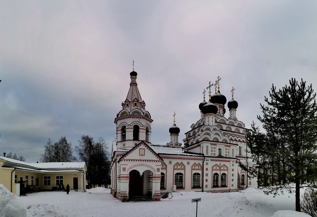 Акатово, Троицкий Александро-Невский монастырь