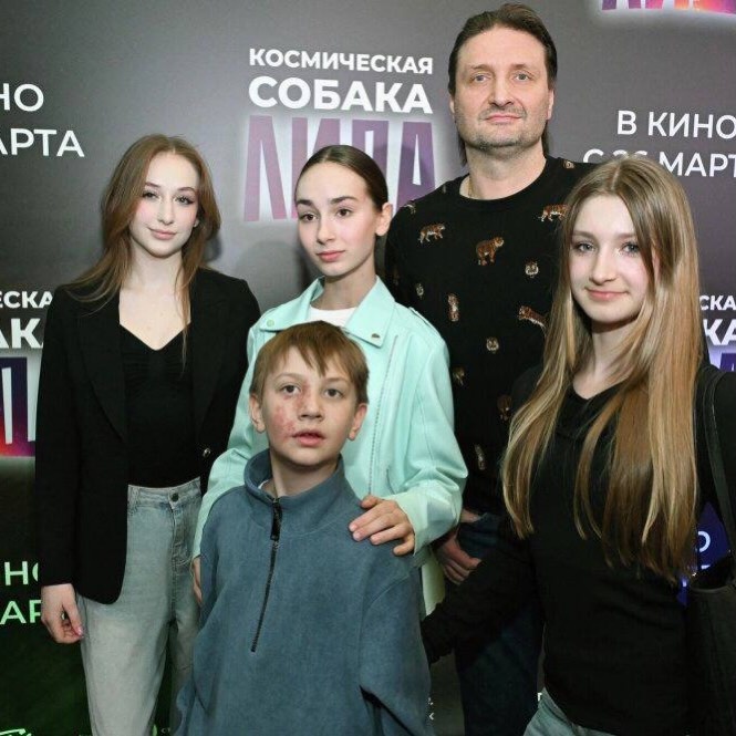 Дети Эдгарда Запашного Даниэль, Глория, Стефания и Ева - дочь Аскольда