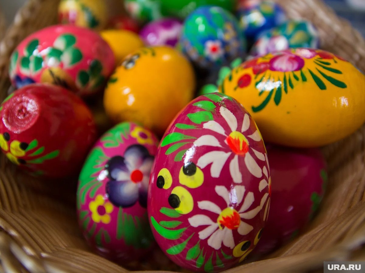     Яйца можно красить только натуральными красителями