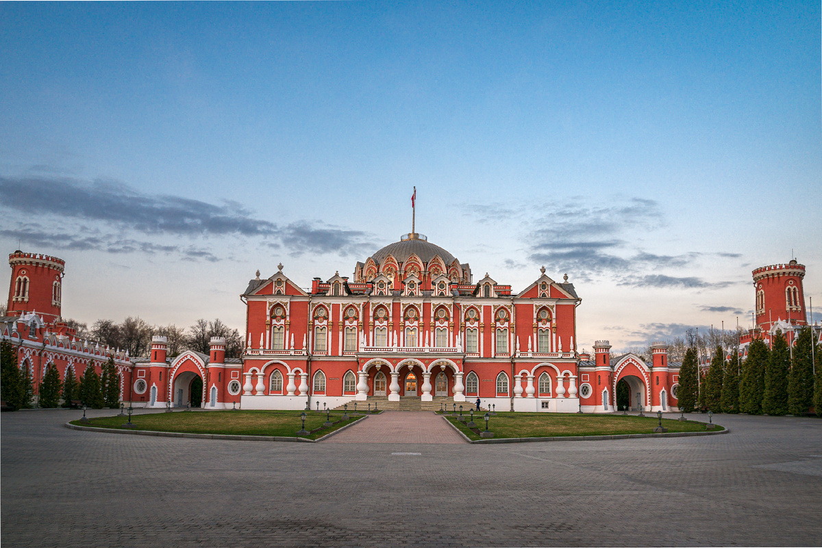 Петровский путевой дворец