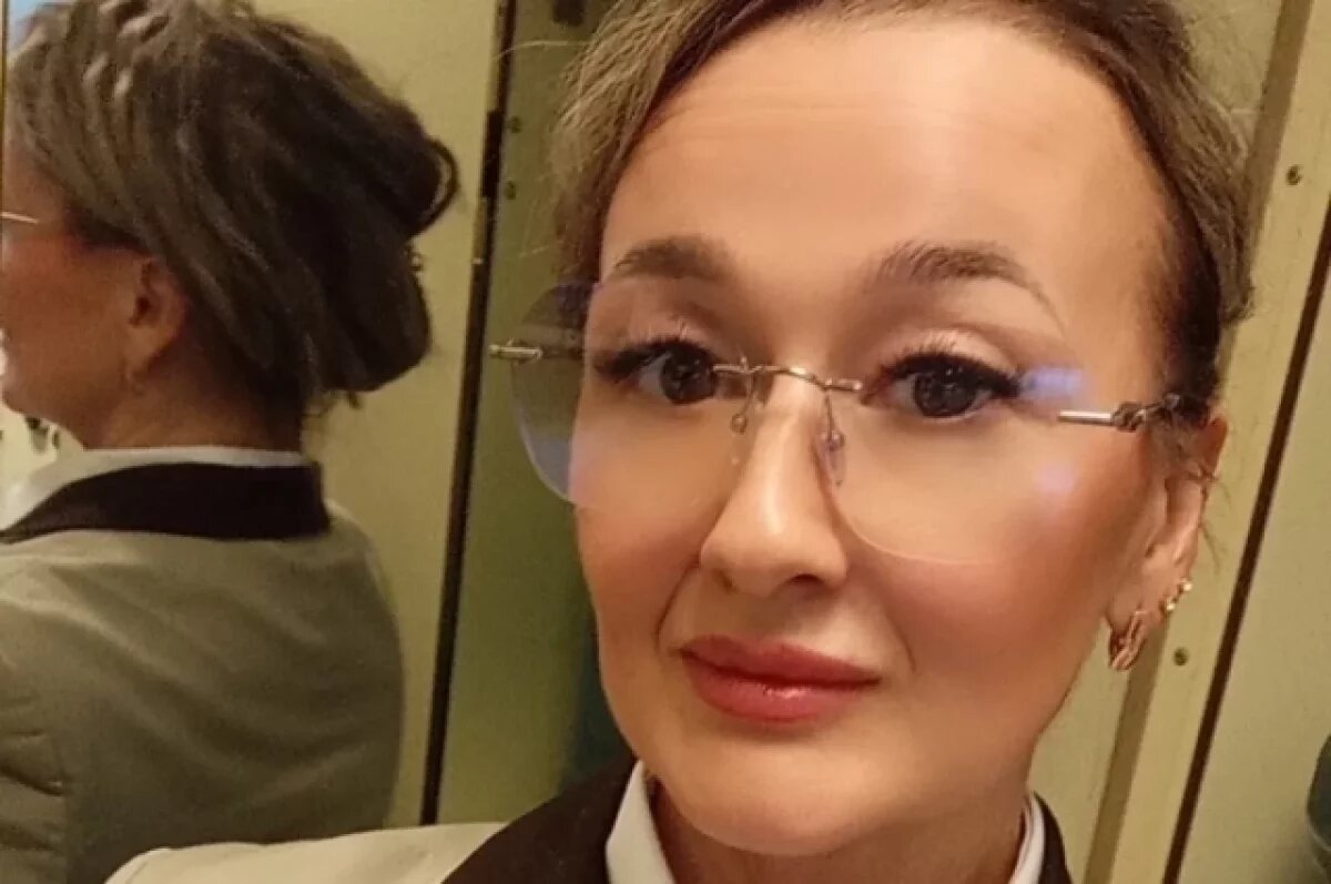    Проводницу, вытолкнутую из поезда пассажиром, доставили в Челябинск