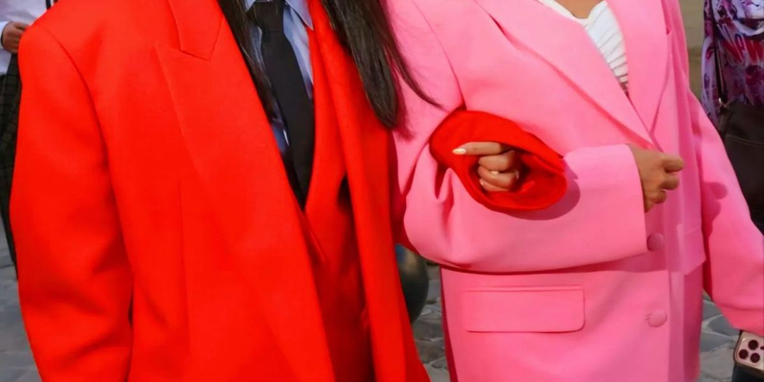 Не вульгарно, а смело: как носить яркое и не выглядеть клоуном