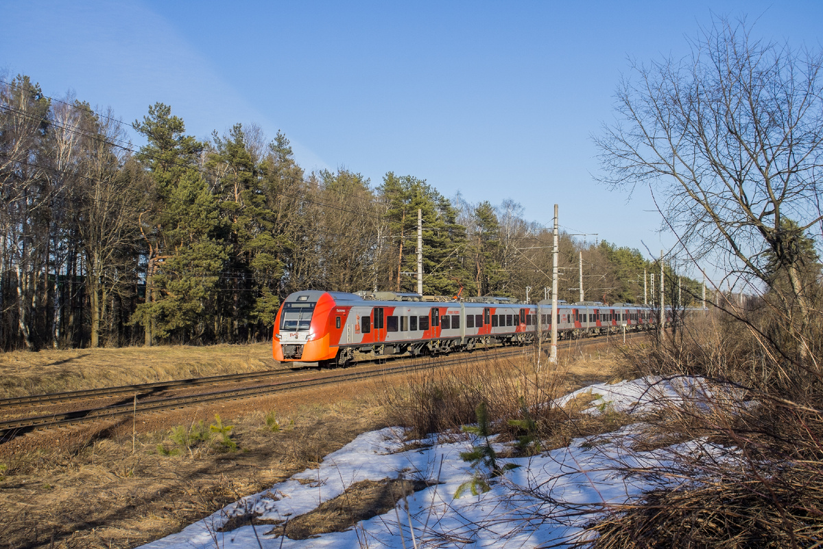 Электропоезд ЭС1П-024 "Ласточка" на перегоне Фрязево - Храпуново
