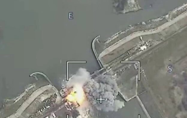    Удар по переправе ВСУ в Харьковской области. Фото: кадр видео