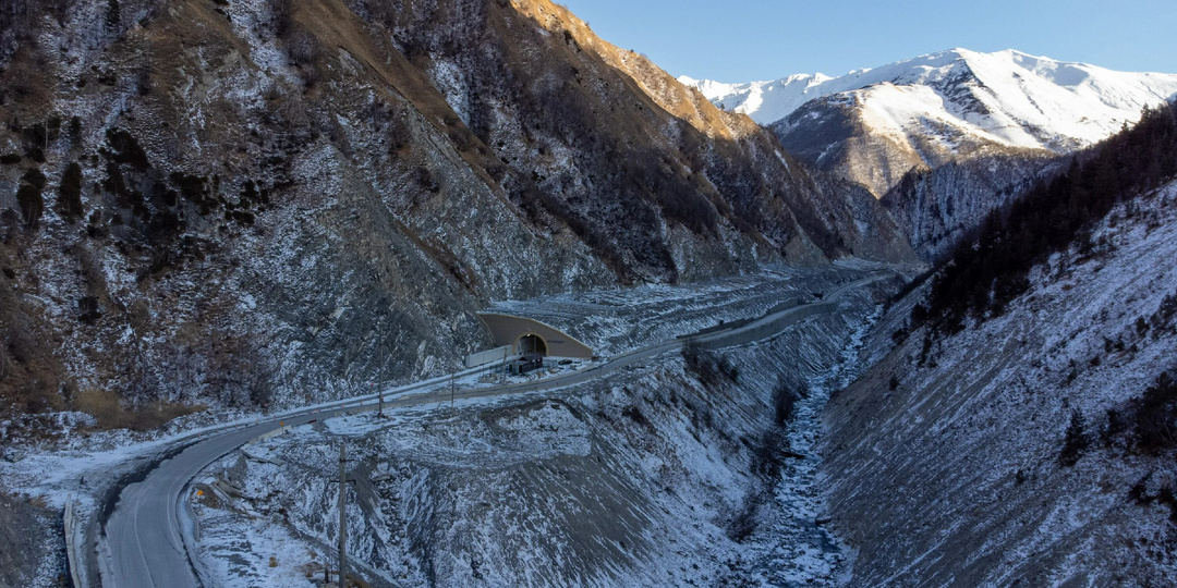 Транскавказская магистраль: единственная дорога через хребет и её роль в логистике Кавказа