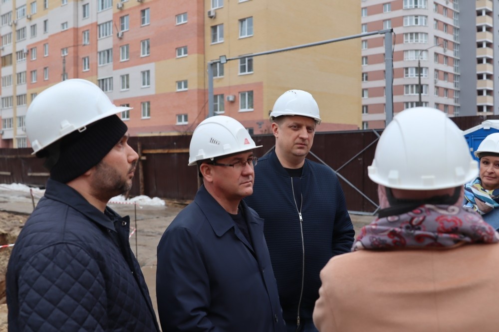    Депутаты оценили возведение нижегородских соцобъектов